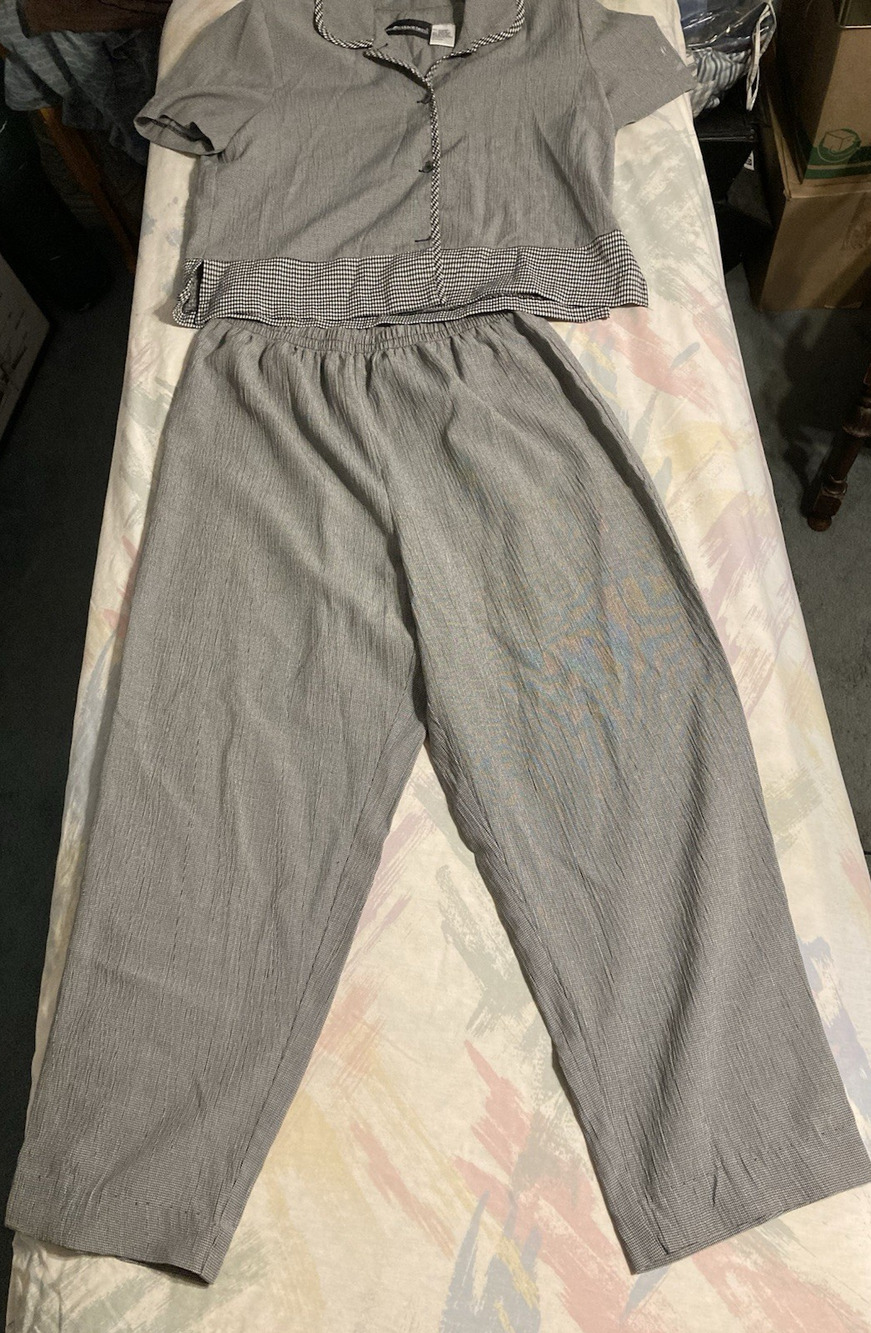 Vtg Sag Harbor Pant Suit Black/White Casual Pants Sz 12(28x26) Blouse 12(44x24)